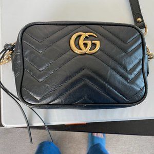 Gucci Marmont small zip